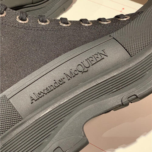 High Quality Luxury Alexander McQueen High Top Sneakers – Style 04451 product detail