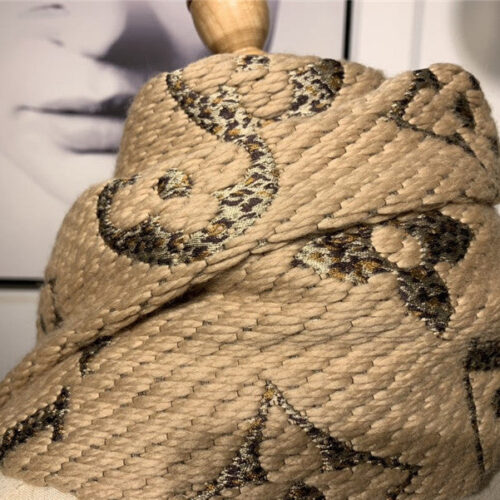 High Quality Luxury LV Scarf Camel product detail