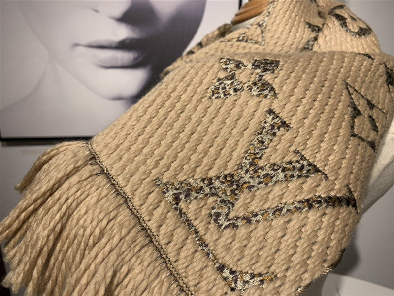 High Quality Luxury LV Scarf Camel product detail