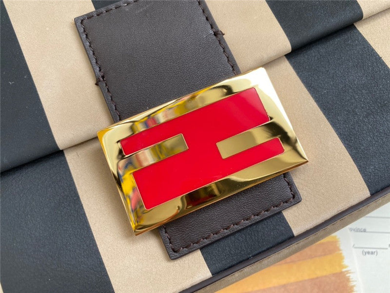 High Quality Luxury Fendi Baguette Medium product detail