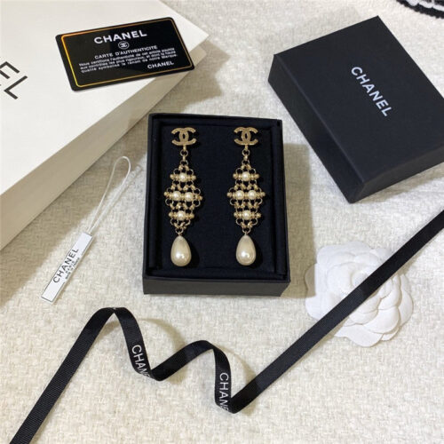 High Quality Luxury Chanel Pearl Earrings alternate view
