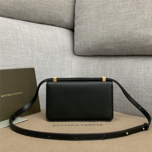 High Quality Luxury Bottega Veneta Mini Ronde Leather Shoulder Bags alternate view