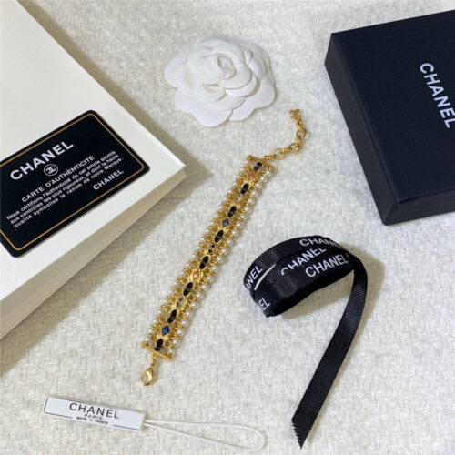 High Quality Luxury Chanel Pearl Bracelet product detail