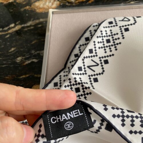 High Quality Luxury Chanel Silk Scarf White product detail