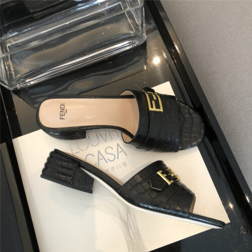 High Quality Luxury Fendi Slippers Womens product detail