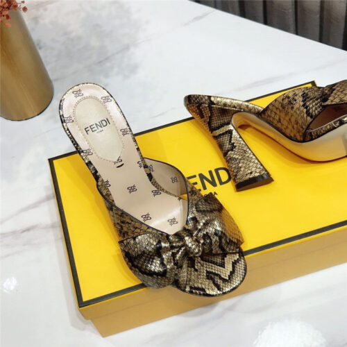 High Quality Luxury Fendi Block Heel Sandals Gold product detail