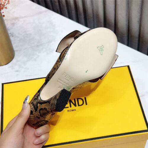 High Quality Luxury Fendi Block Heel Sandals Gold product detail
