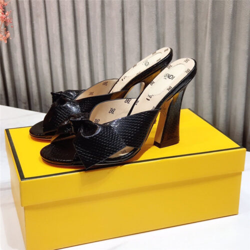 High Quality Luxury Fendi Block Heel Sandals – Style 94355