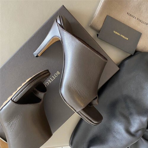 High Quality Luxury Bottega Veneta Flip Flop Mules Black product detail