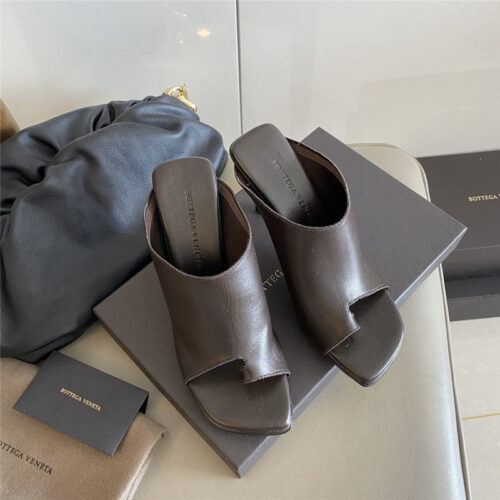 High Quality Luxury Bottega Veneta Flip Flop Mules Black product detail
