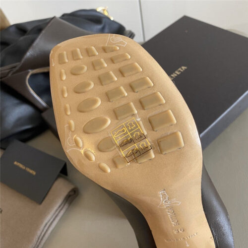 High Quality Luxury Bottega Veneta Flip Flop Mules Black product detail