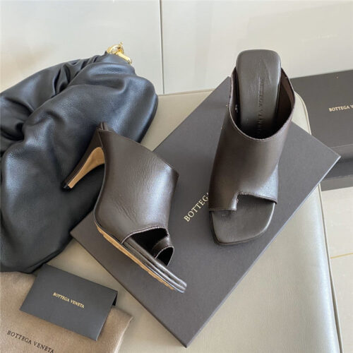 High Quality Luxury Bottega Veneta Flip Flop Mules Black alternate view