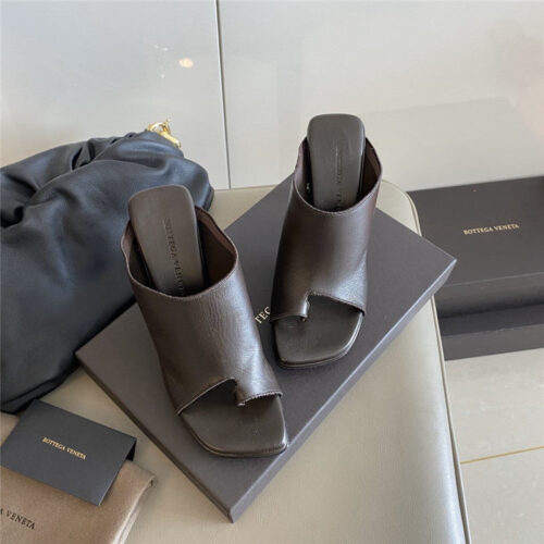 High Quality Luxury Bottega Veneta Flip Flop Mules Black product detail