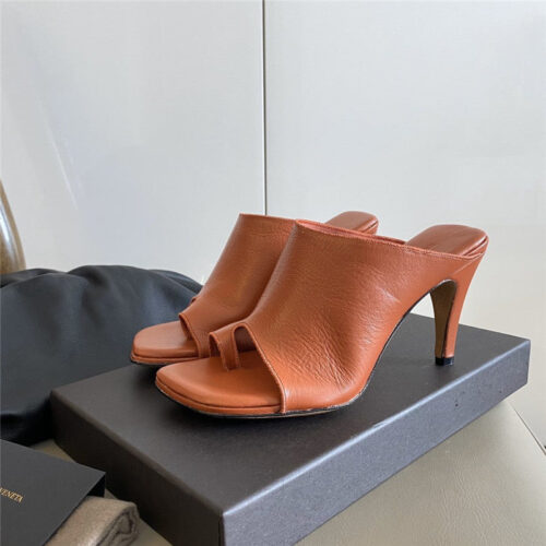 High Quality Luxury Bottega Veneta Flip Flop Mules alternate view