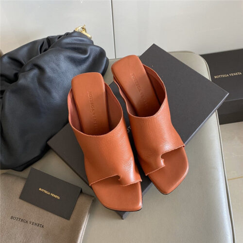 High Quality Luxury Bottega Veneta Flip Flop Mules product detail