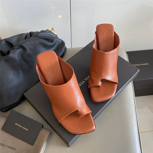 High Quality Luxury Bottega Veneta Flip Flop Mules product detail