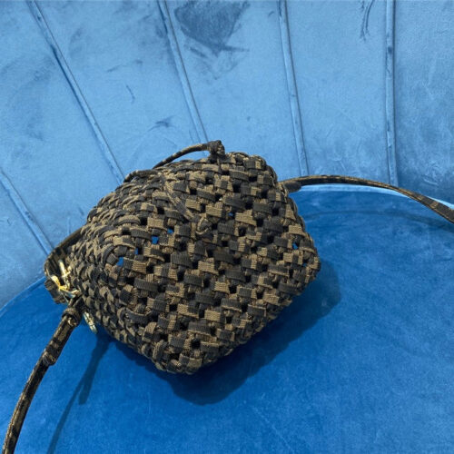 High Quality Luxury Fendi Drawstring Bag Weave product detail