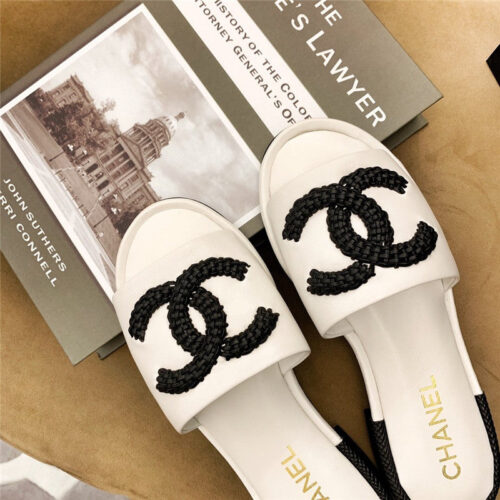 High Quality Luxury Chanel Logo Slippers product detail