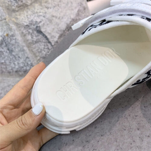 High Quality Luxury Dior Slippers White product detail