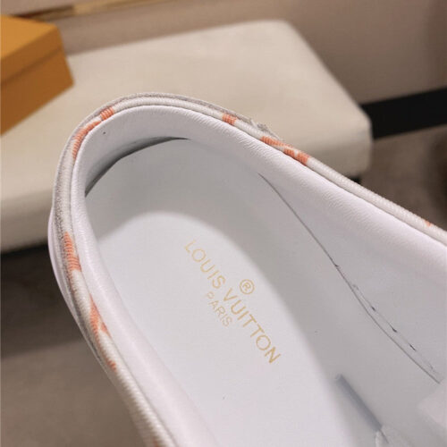 High Quality Luxury Louis Vuitton Mens Slippers – Style 29091 product detail