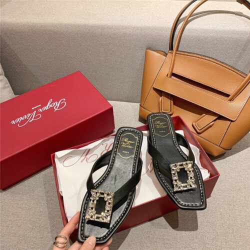 High Quality Luxury Roger Vivier Viv’ Sellier Patent Leather Sandals alternate view