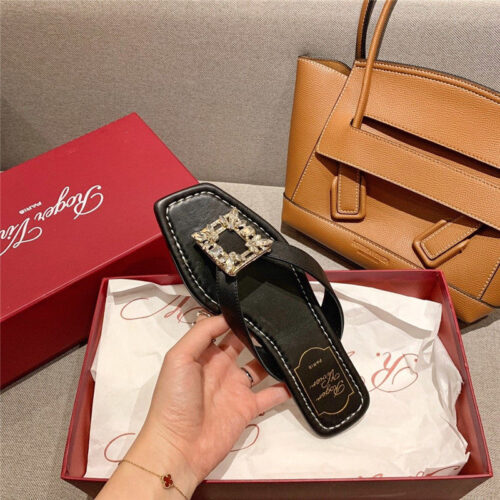 High Quality Luxury Roger Vivier Viv’ Sellier Patent Leather Sandals product detail