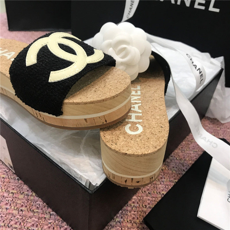 High Quality Luxury Chanel Slippers – Style 94374 product detail