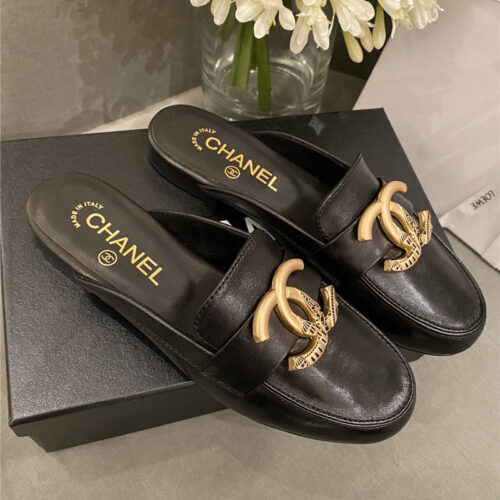 High Quality Luxury Chanel Slippers Black alternate view