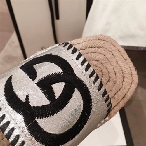 High Quality Luxury Gucci Sandals Silver product detail