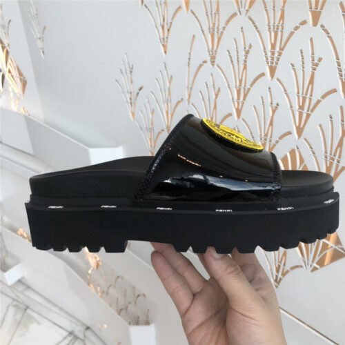 High Quality Luxury Fendi FF Logo Slippers For Women product detail