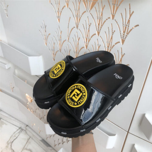 High Quality Luxury Fendi FF Logo Slippers For Women alternate view