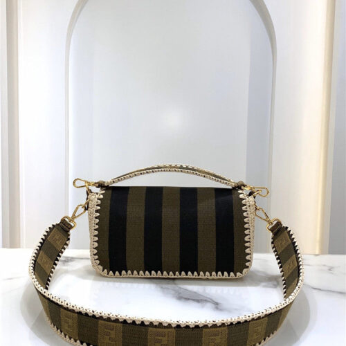 High Quality Luxury Fendi Baguette Weave Bag alternate view
