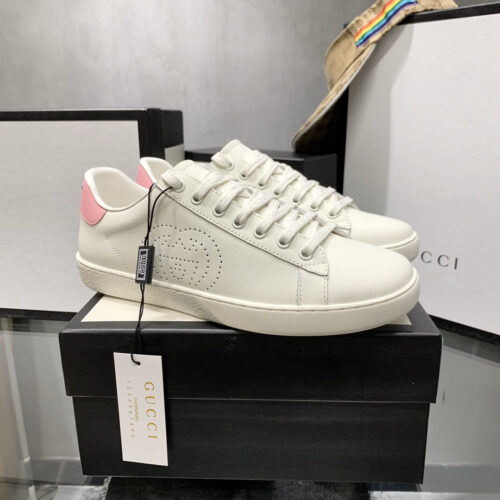 High Quality Luxury Gucci Sneakers White alternate view