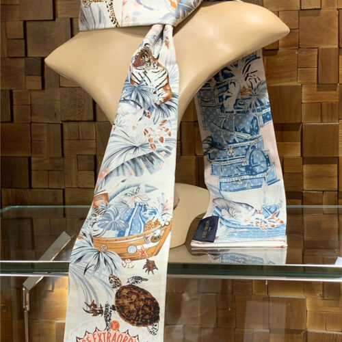 High Quality Luxury Voyage Extraordinaire Silk Scarf White