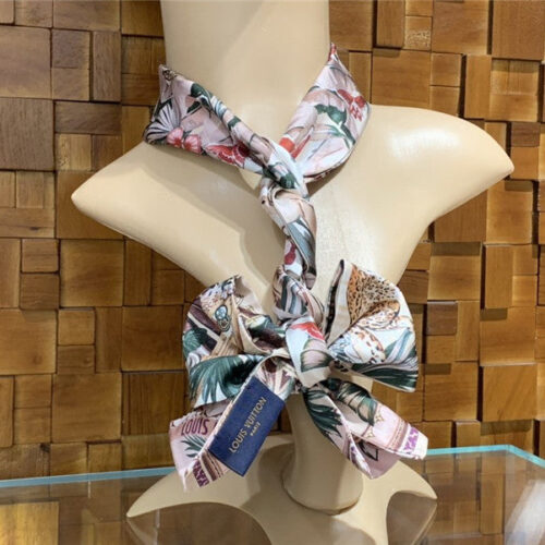 High Quality Luxury Voyage Extraordinaire Silk Scarf product detail