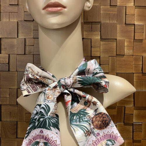 High Quality Luxury Voyage Extraordinaire Silk Scarf product detail