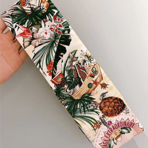 High Quality Luxury Voyage Extraordinaire Silk Scarf product detail