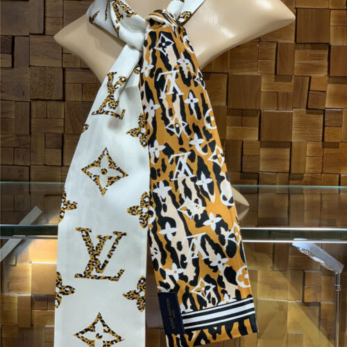 High Quality Luxury LV Monogram Giant Jungle Silk Scarf White