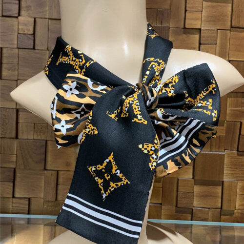 High Quality Luxury LV Monogram Giant Jungle Silk Scarf alternate view
