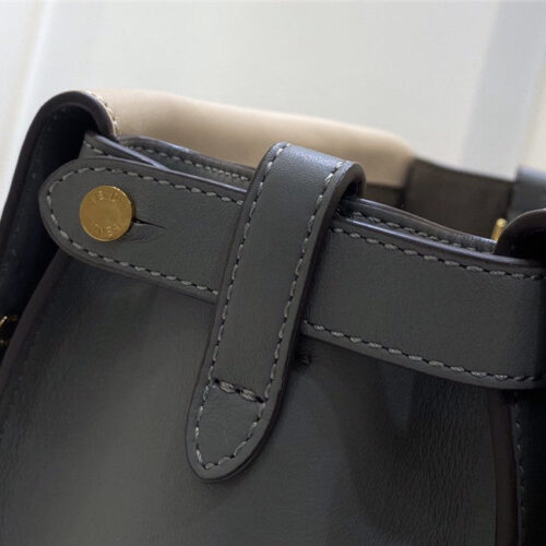 High Quality Luxury Fendi Filp Bag – Style 32402 product detail