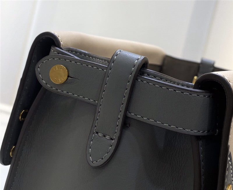 High Quality Luxury Fendi Filp Bag – Style 32402 product detail