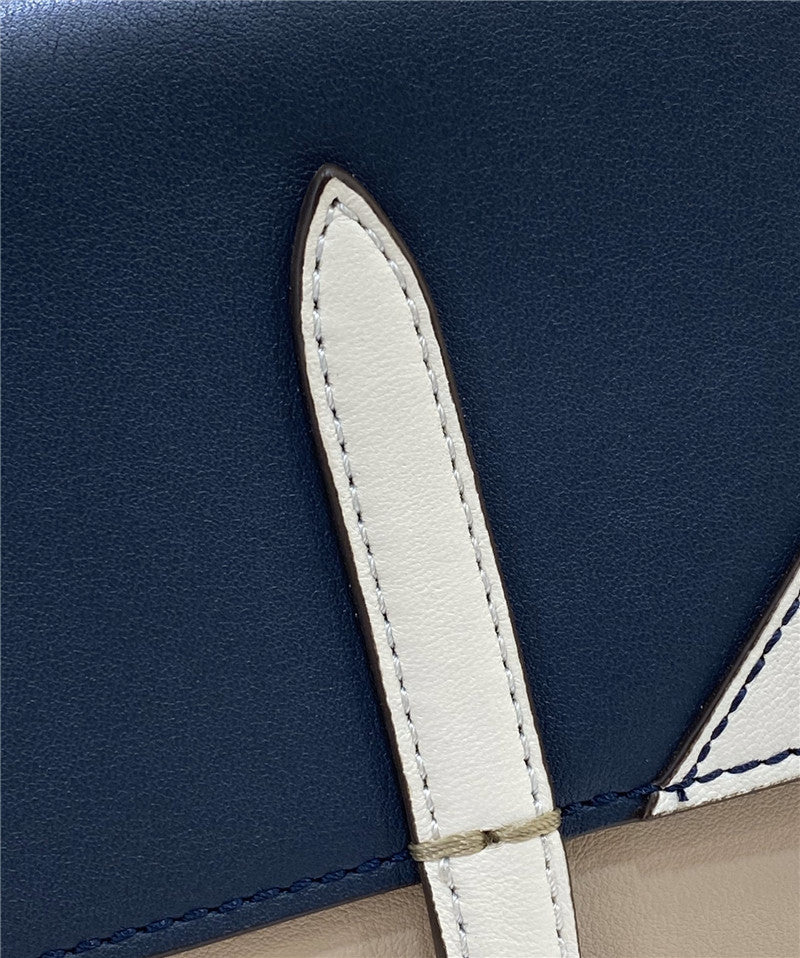 High Quality Luxury Fendi Filp Bag – Style 32401 product detail
