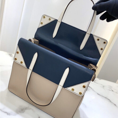 High Quality Luxury Fendi Filp Bag – Style 32401 product detail
