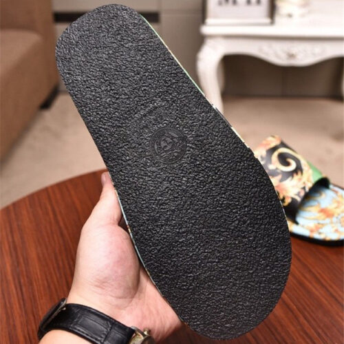 High Quality Luxury Versace Slippers Mens – Style 75859 product detail