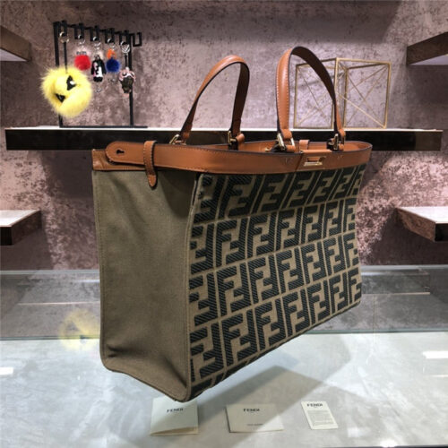 High Quality Luxury Fendi Peekaboo X Tote alternate view