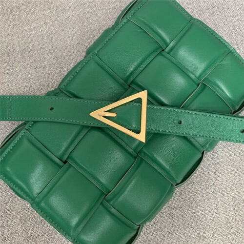 High Quality Luxury Bottega Veneta Padded Cassette Shoulder Bag product detail