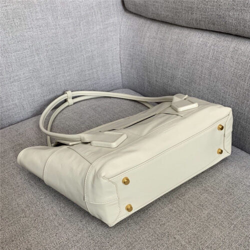 High Quality Luxury Bottega Veneta Arco Slouch Bag White product detail