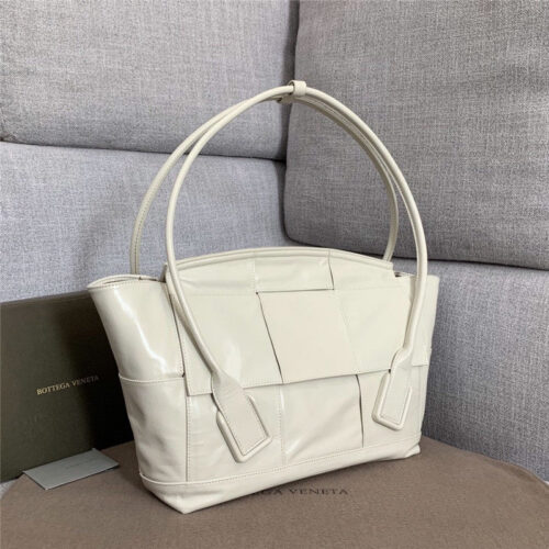 High Quality Luxury Bottega Veneta Arco Slouch Bag White alternate view
