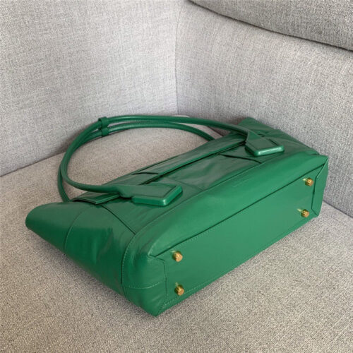 High Quality Luxury Bottega Veneta Arco Slouch Bag Green product detail