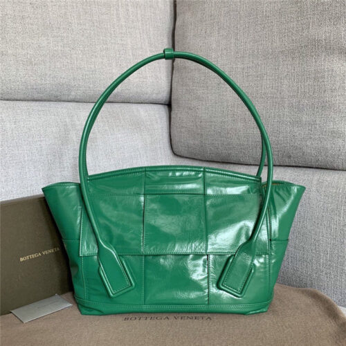 High Quality Luxury Bottega Veneta Arco Slouch Bag Green